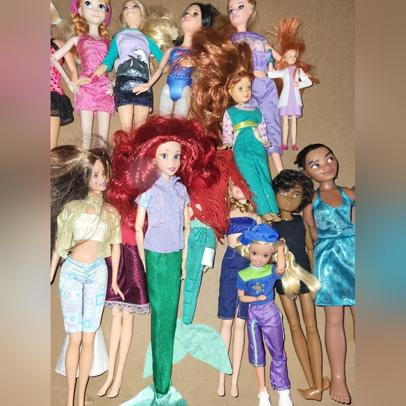 Barbies Set - Picture 3 of 3